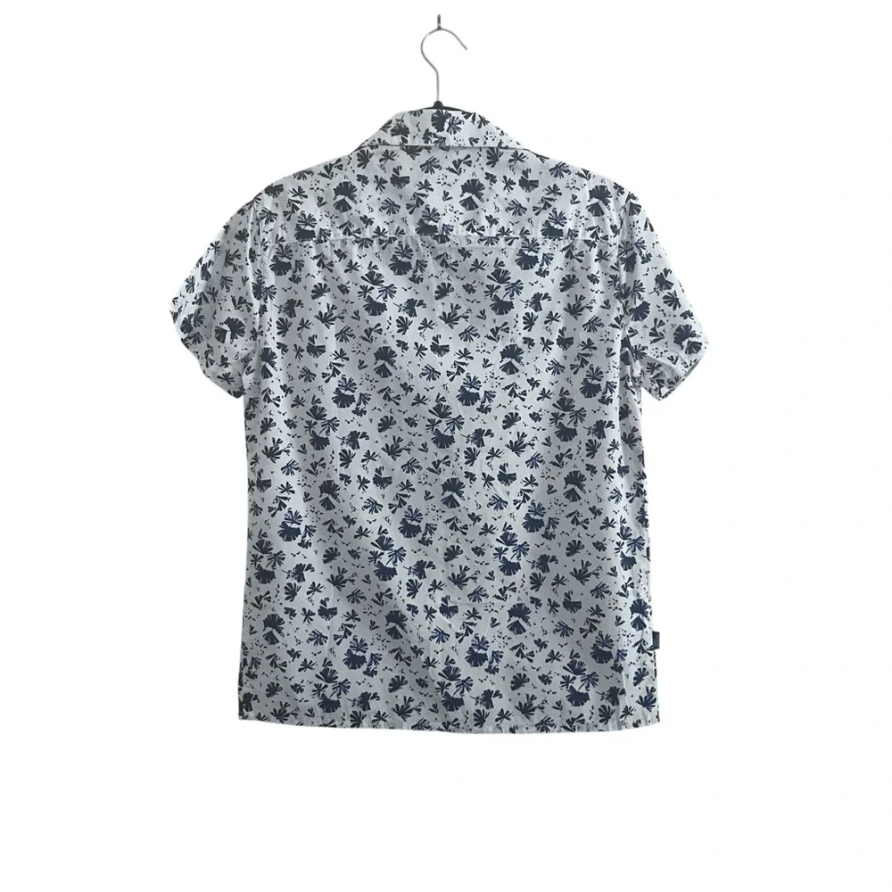 Nukutavake Men's Navy and White Floral Short Sleeve Button Down Size 16/166 CM - Picture 2 of 3